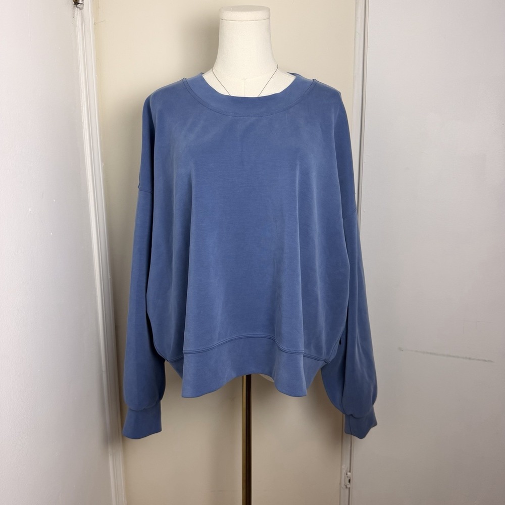 Lululemon Softstreme Perfectly Oversized Cropped Crew Sz 16 Blue